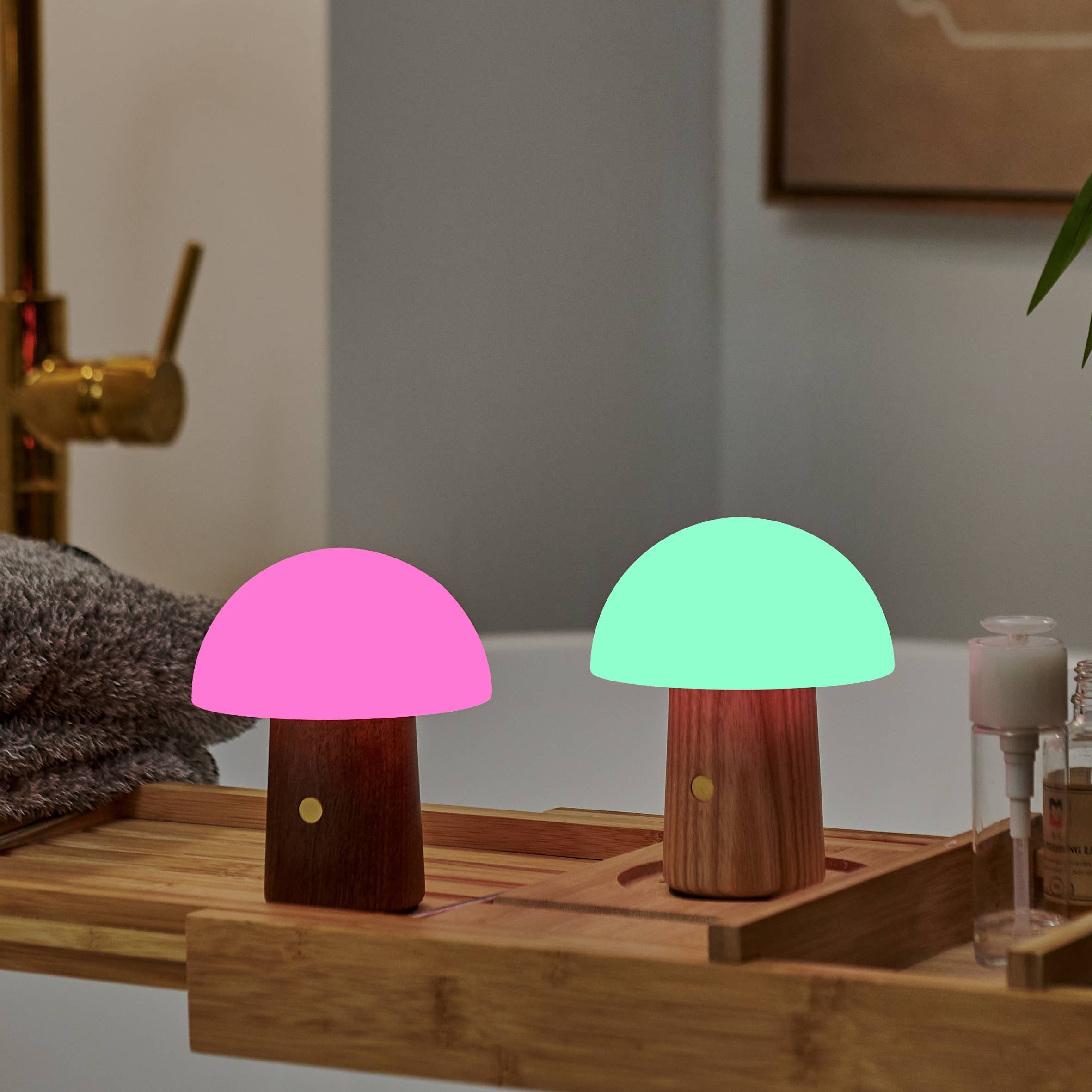 Mini Alice Mushroom Lamp: Walnut / Mini