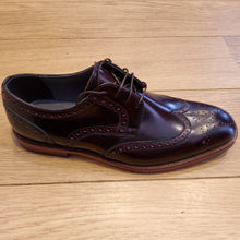 Load image into Gallery viewer, Bespoke Claret Brogues | Lacuzzo
