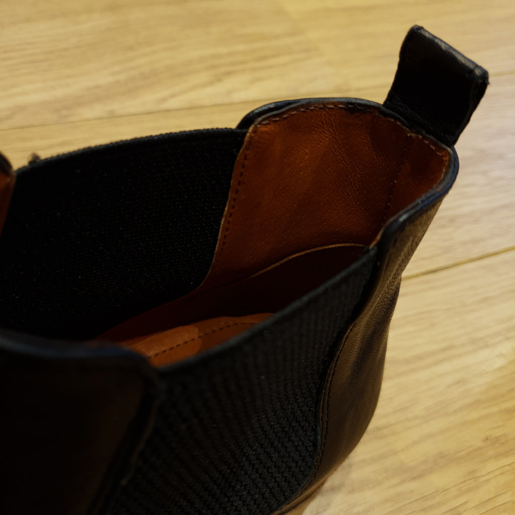 Black Leather Chelsea Boots | Lacuzzo
